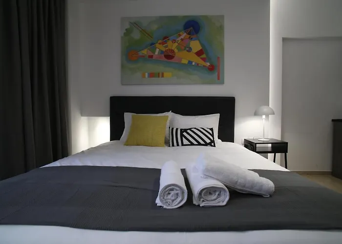 Zh Luxury Apartament *