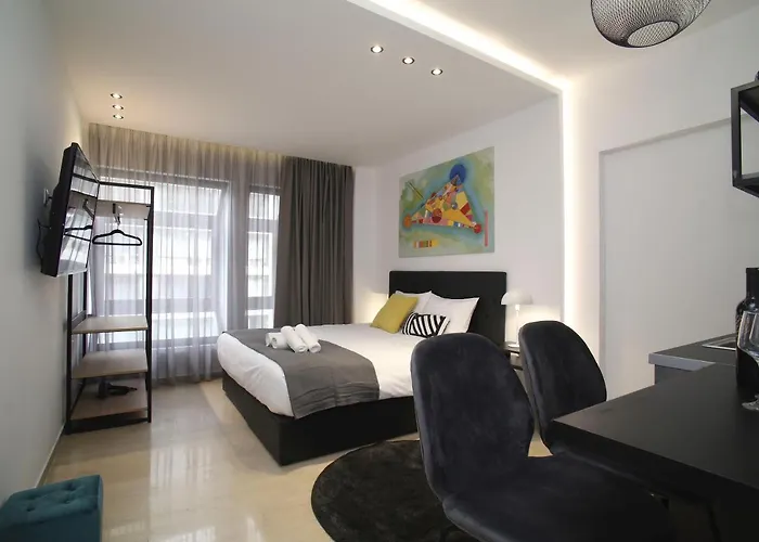 Zh Luxury Apartament *